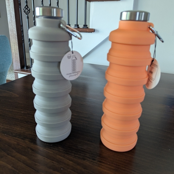 NWT TWO FP Movement Exclusive 24oz Collapsible Carabiner Bottles - Picture 2 of 6